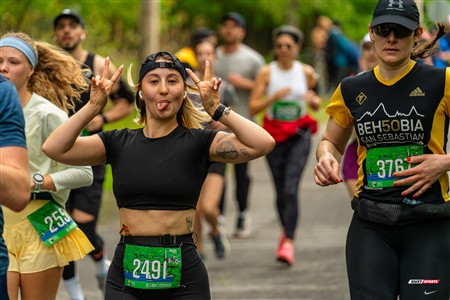 2025 Marathon Sun Life - Longueil - Shiny Happy People Running !!