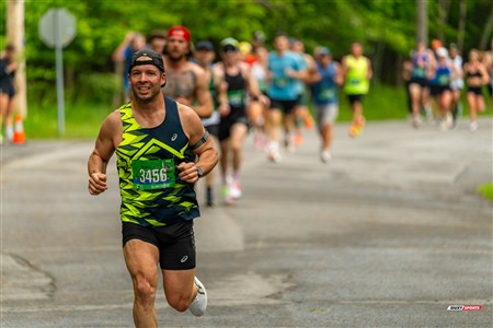 2025 Marathon Sun Life - Longueil - Shiny Happy People Running !!