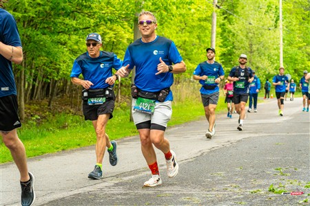2025 Marathon Sun Life - Longueil - Shiny Happy People Running !!