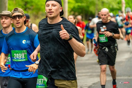 2025 Marathon Sun Life - Longueil - Shiny Happy People Running !!