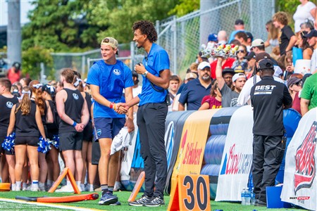 RSEQ 2025 - Football Universitaire - Carabins vs Stingers - Ambiance & Cheerleading