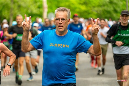 2025 Marathon Sun Life - Longueil - Shiny Happy People Running !!