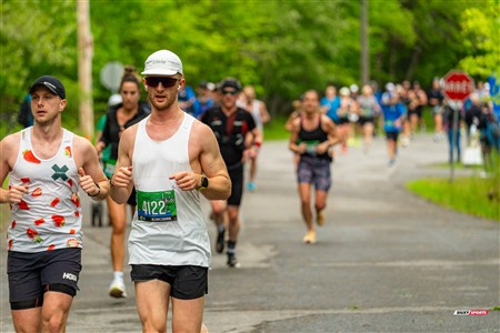 2025 Marathon Sun Life - Longueil - Shiny Happy People Running !!