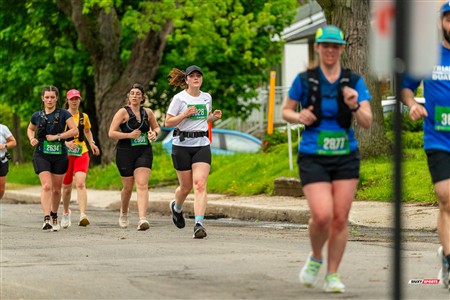 2025 Marathon Sun Life - Longueil - Shiny Happy People Running !!