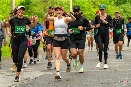 2025 Marathon Sun Life - Longueil - Shiny Happy People Running !!