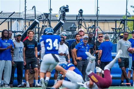 RSEQ 2025 - Football Universitaire - Carabins vs Stingers - Ambiance & Cheerleading
