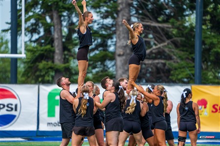 RSEQ 2025 - Football Universitaire - Carabins vs Stingers - Ambiance & Cheerleading