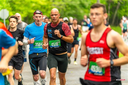 2025 Marathon Sun Life - Longueil - Shiny Happy People Running !!