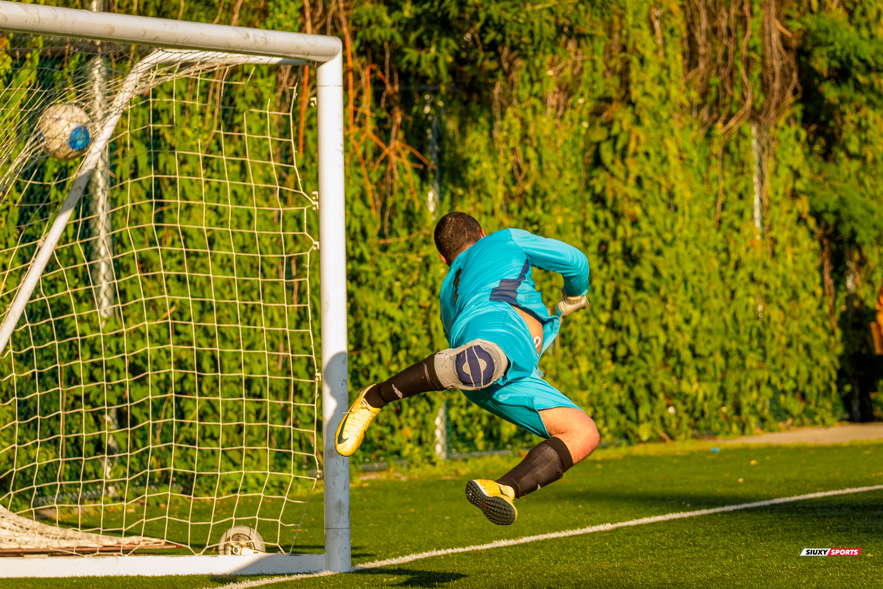   -  - Soccer - Corporate Soccer 2025 - Team Luka vs Team Desjardins (#CS25LUKDES7) Photo by: Dan Taylor-Morin | Siuxy Sports 2025-07-24