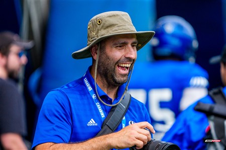 RSEQ 2025 - Football Universitaire - Carabins vs Stingers - Ambiance & Cheerleading