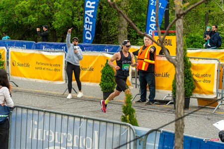 2025 Marathon Sun Life - Longueil - Shiny Happy People Running !!
