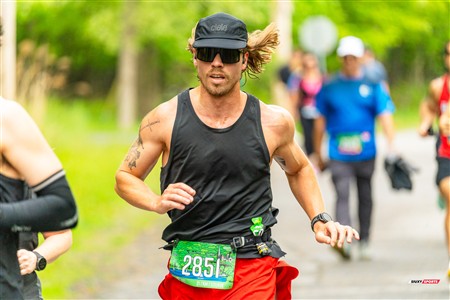 2025 Marathon Sun Life - Longueil - Shiny Happy People Running !!
