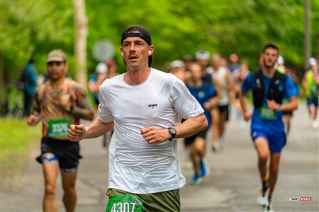 2025 Marathon Sun Life - Longueil - Shiny Happy People Running !!