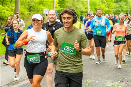 2025 Marathon Sun Life - Longueil - Shiny Happy People Running !!