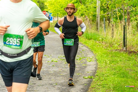 2025 Marathon Sun Life - Longueil - Shiny Happy People Running !!