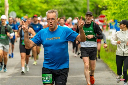 2025 Marathon Sun Life - Longueil - Shiny Happy People Running !!